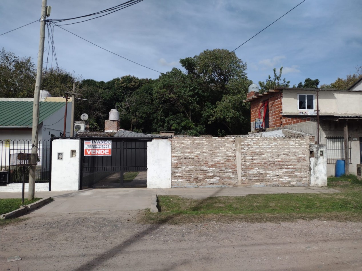 LOTE CON QUINCHO  Y PARRILLA