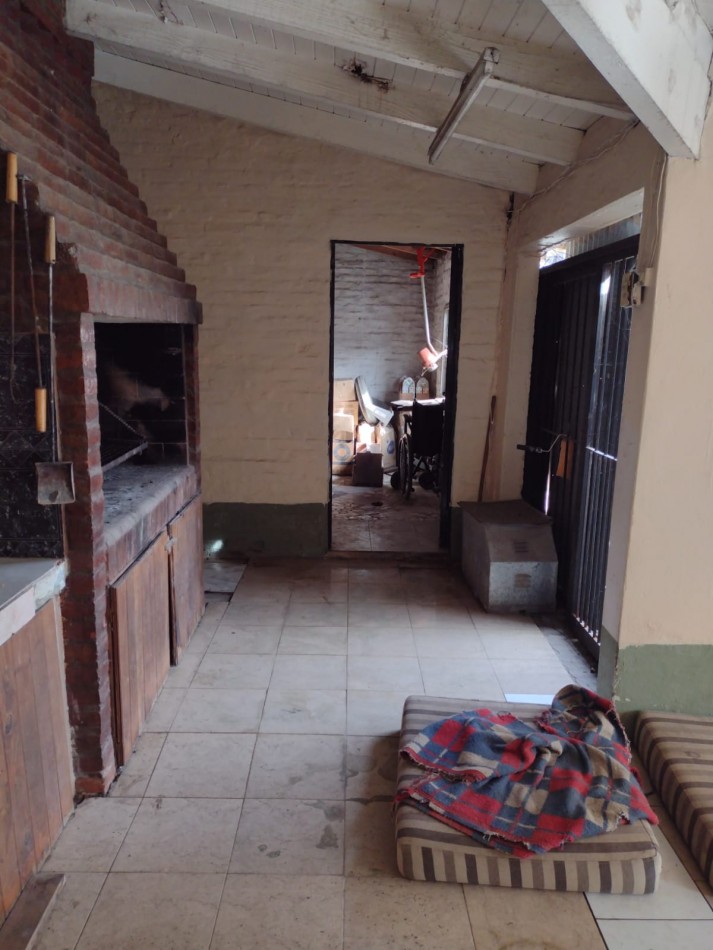 LOTE CON QUINCHO  Y PARRILLA
