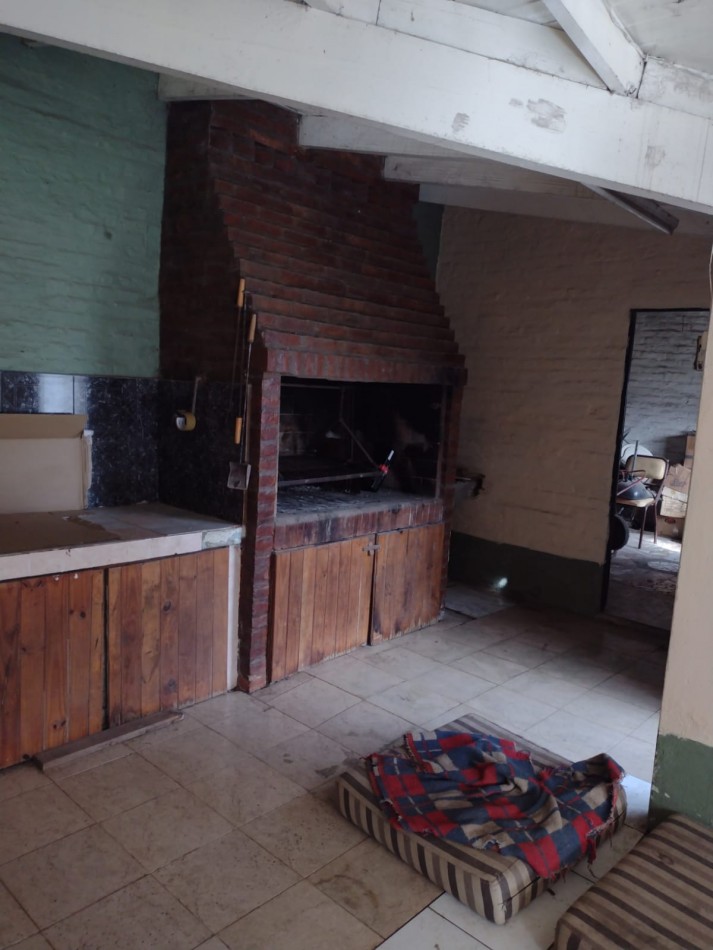 LOTE CON QUINCHO  Y PARRILLA
