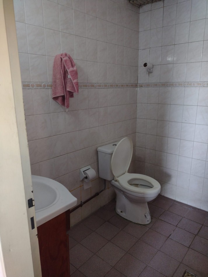 CASA TIPO CHALET DE 2 PLANTAS CON AMLIO LOTE