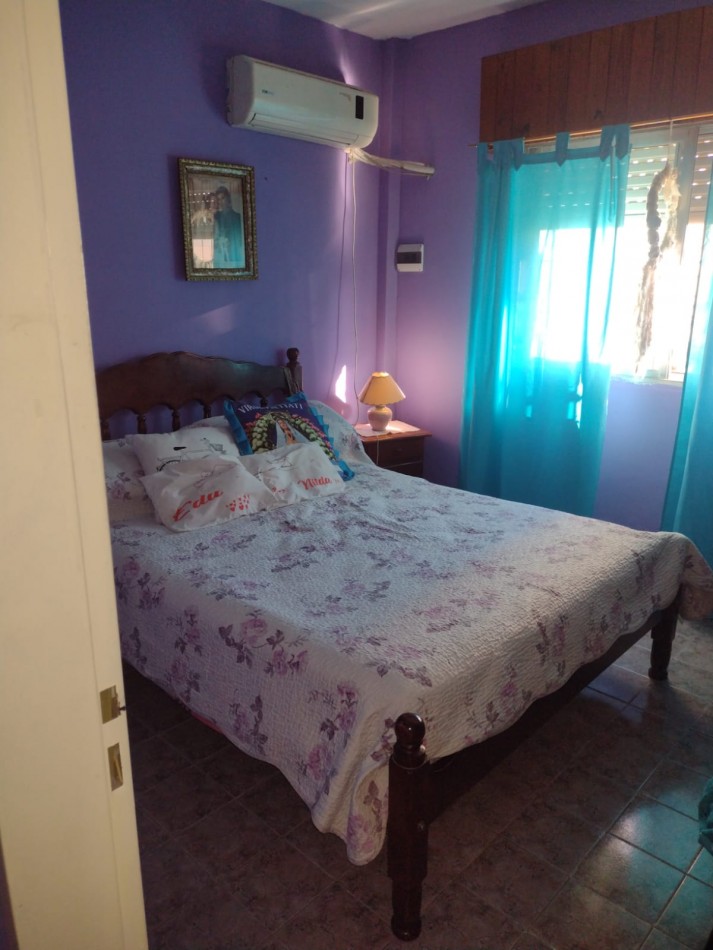 CASA TIPO CHALET DE 2 PLANTAS CON AMLIO LOTE