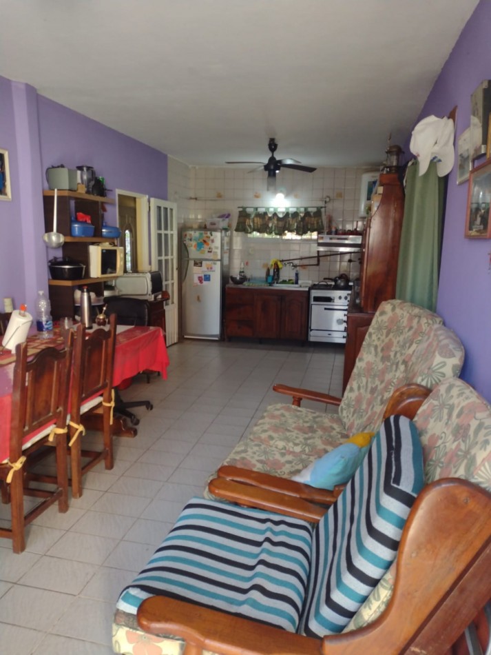 CASA TIPO CHALET DE 2 PLANTAS CON AMLIO LOTE