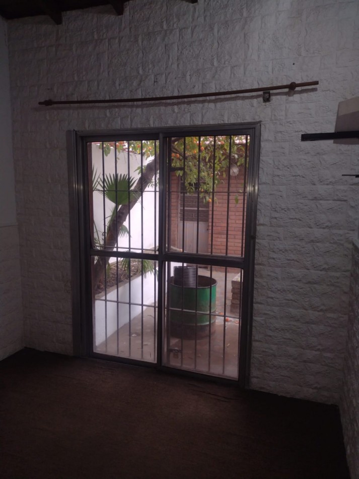 CASA DE 2 DORMITORIOS EN BARRIO EL CORTIJO DE MALVINAS ARGENTINAS