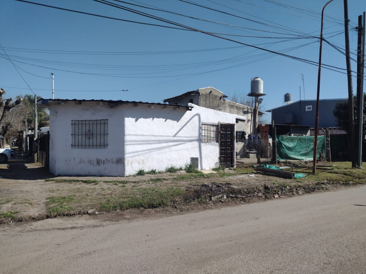 CASA EN BARRIO ALBERDI - JOSE C. PAZ