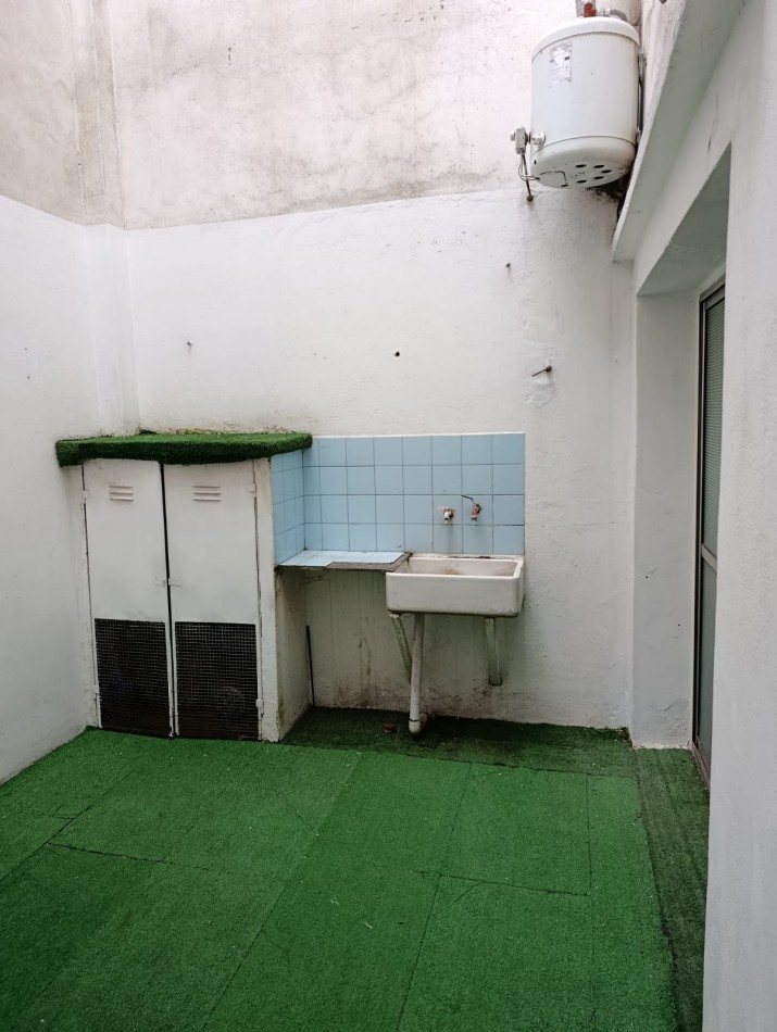 DEPTO 2 DORMITORIOS SOBRE AV. GASPAR CAMPOS.