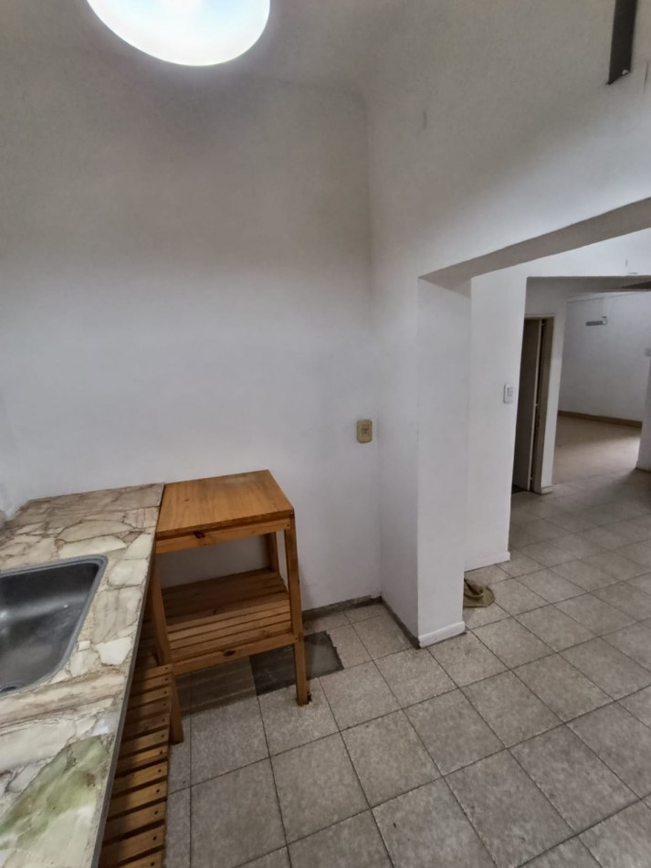 DEPTO 2 DORMITORIOS SOBRE AV. GASPAR CAMPOS.