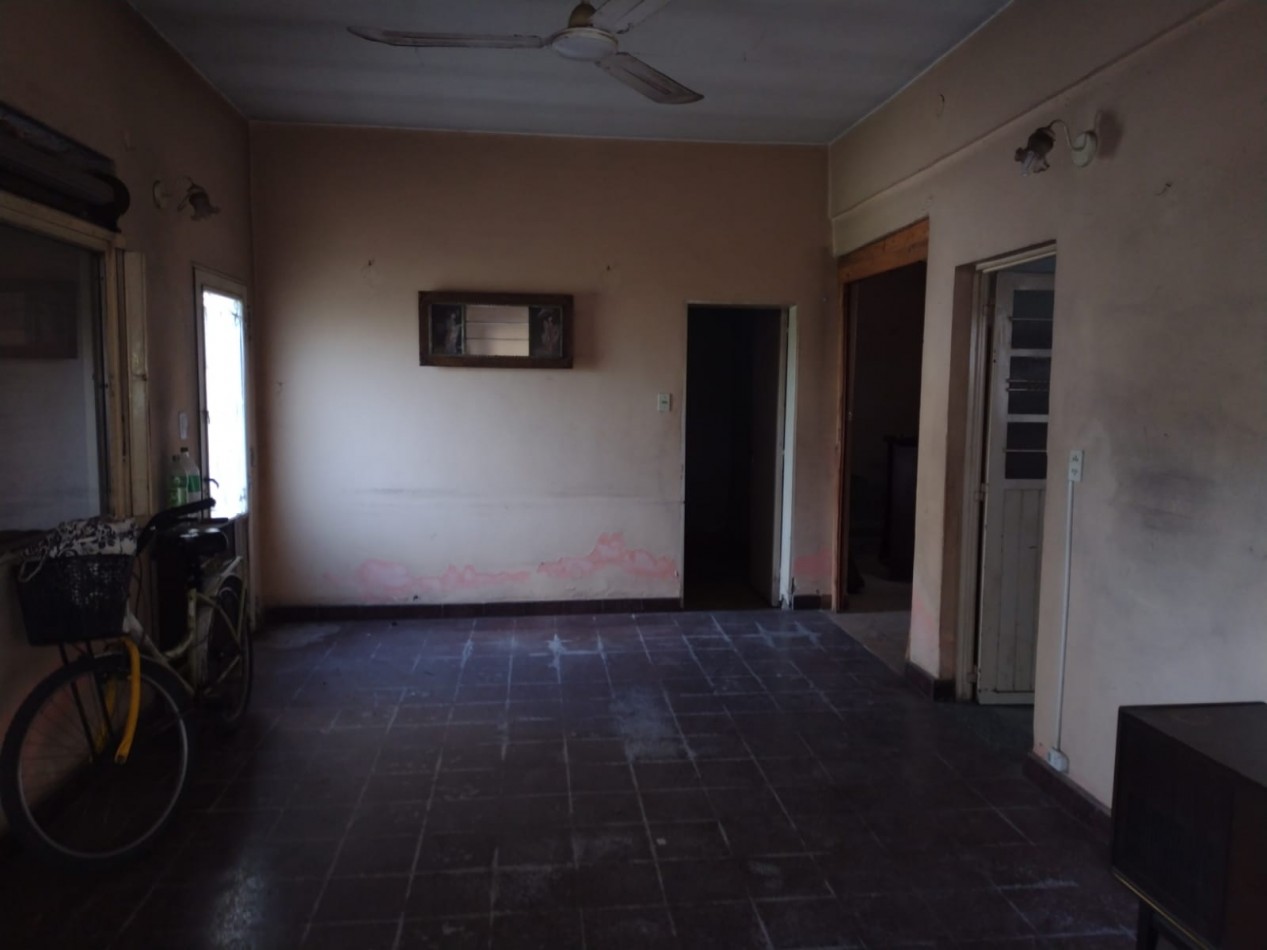CASA A RECICLAR CON AMPLIO LOTE ZONA CENTRICA JOSE C. PAZ. A 150 MTS. DE RUTA 197