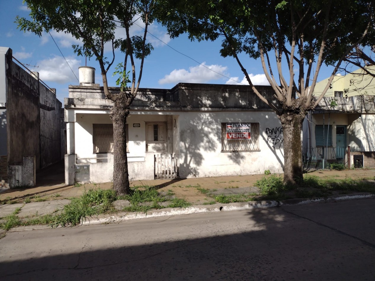 CASA A RECICLAR CON AMPLIO LOTE ZONA CENTRICA JOSE C. PAZ. A 150 MTS. DE RUTA 197