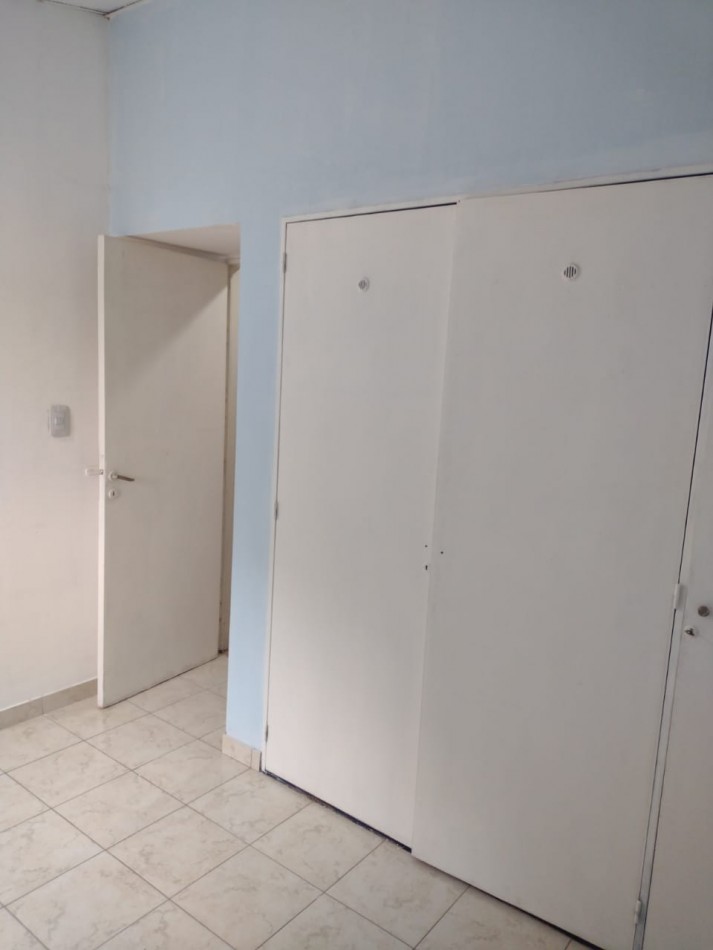 CASA CON 3 DORMITORIOS - COCHERA Y FONDO CON PILETA