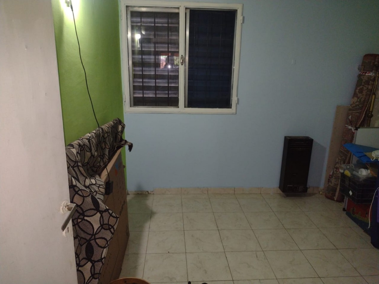 CASA CON 3 DORMITORIOS - COCHERA Y FONDO CON PILETA