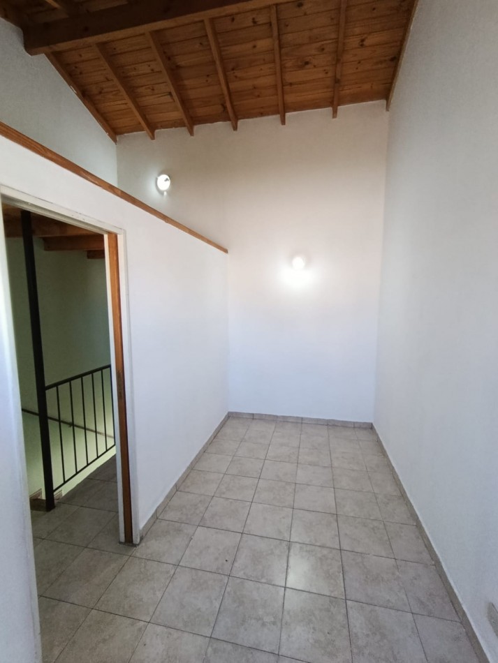 DUPLEX 2 DORMITORIOS A METROS DE AV. PTE. PERON. 