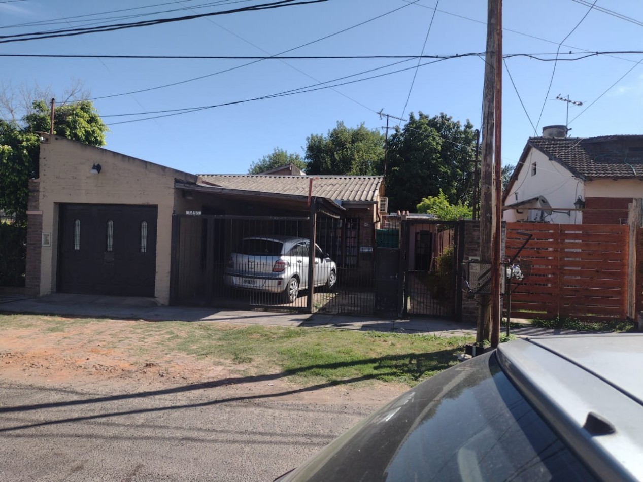 DOS CASAS EN UN LOTE DE TERRENO A METROS DE AV. PTE. PERON.
