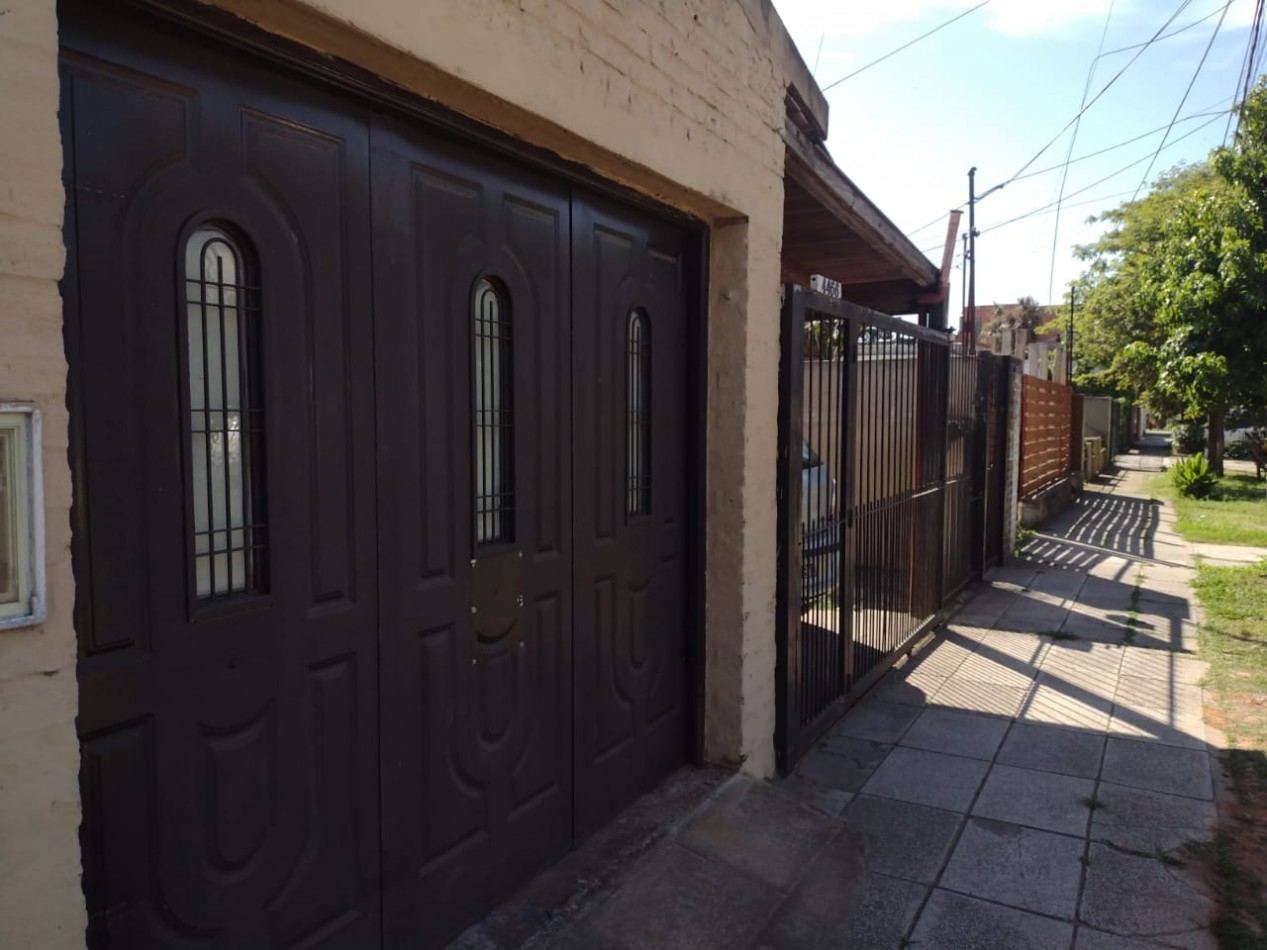 DOS CASAS EN UN LOTE DE TERRENO A METROS DE AV. PTE. PERON.