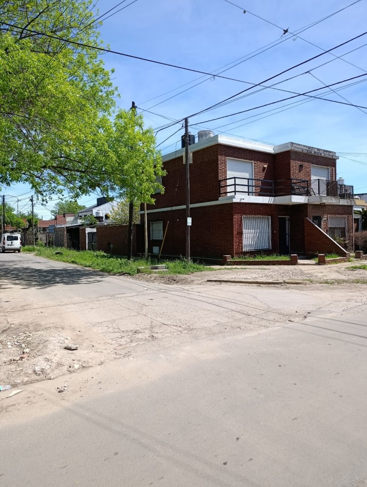 DUPLEX A 100 METROS DE AV. GASPAR CAMPOS Y PUEYRREDON