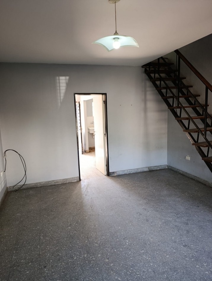 DUPLEX A 100 METROS DE AV. GASPAR CAMPOS Y PUEYRREDON