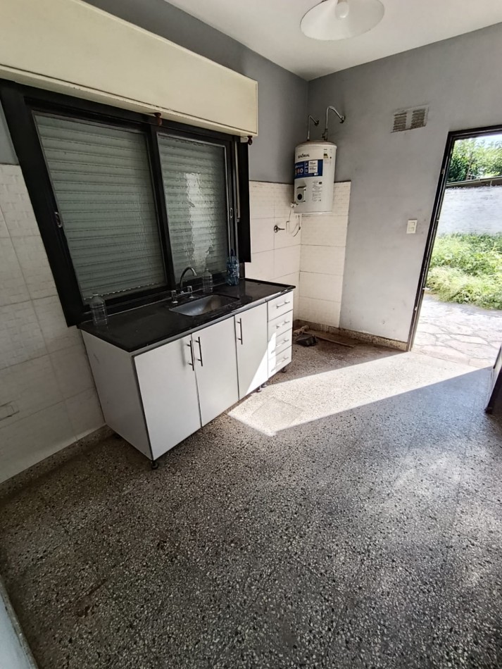 DUPLEX A 100 METROS DE AV. GASPAR CAMPOS Y PUEYRREDON