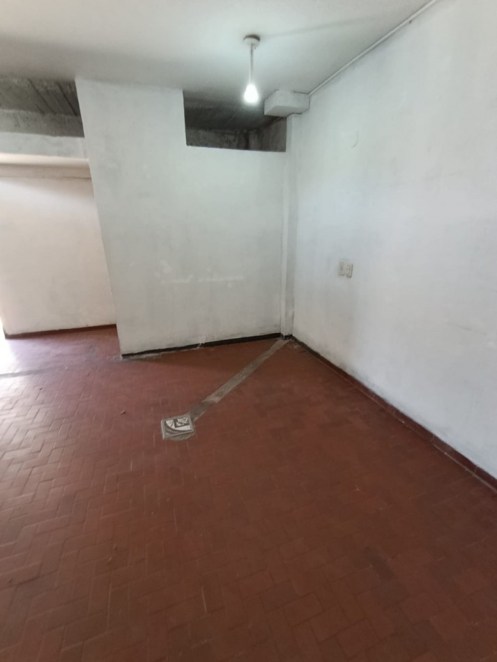 LOCAL EN JOSE C. PAZ