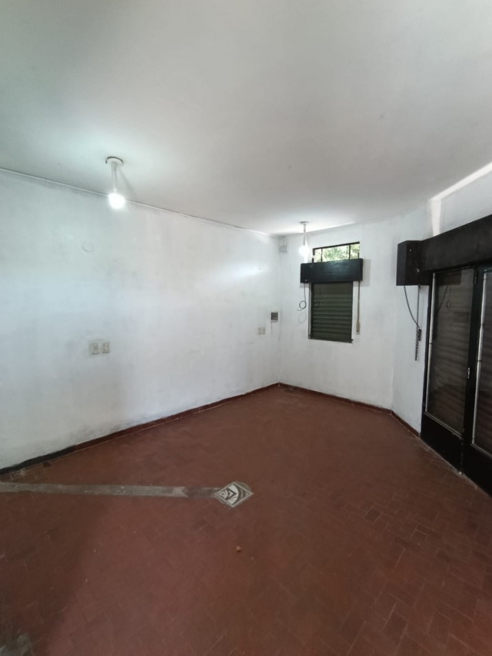 LOCAL EN JOSE C. PAZ