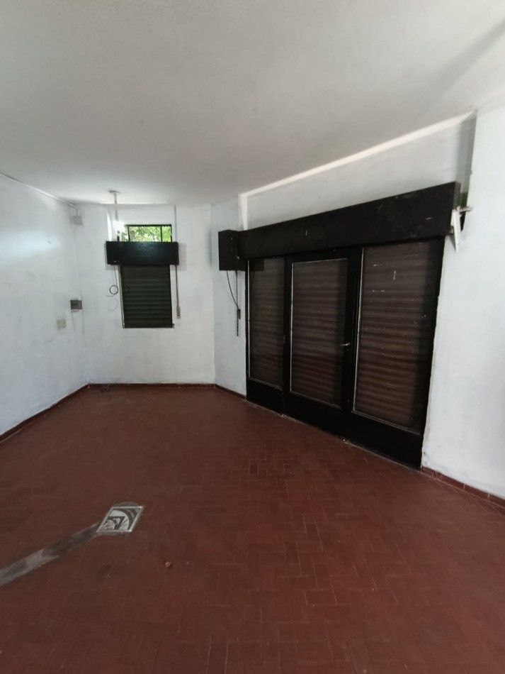 LOCAL EN JOSE C. PAZ