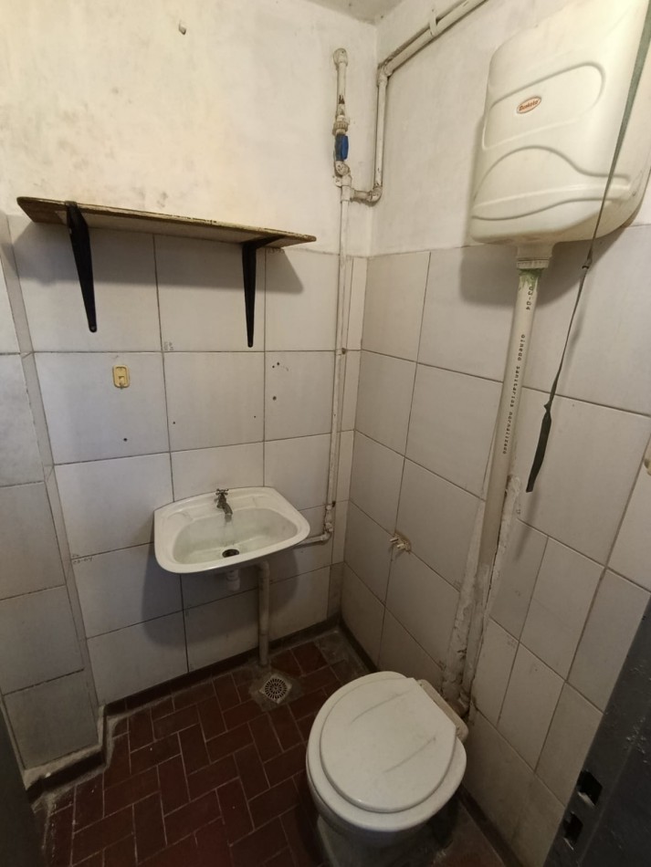 LOCAL EN JOSE C. PAZ