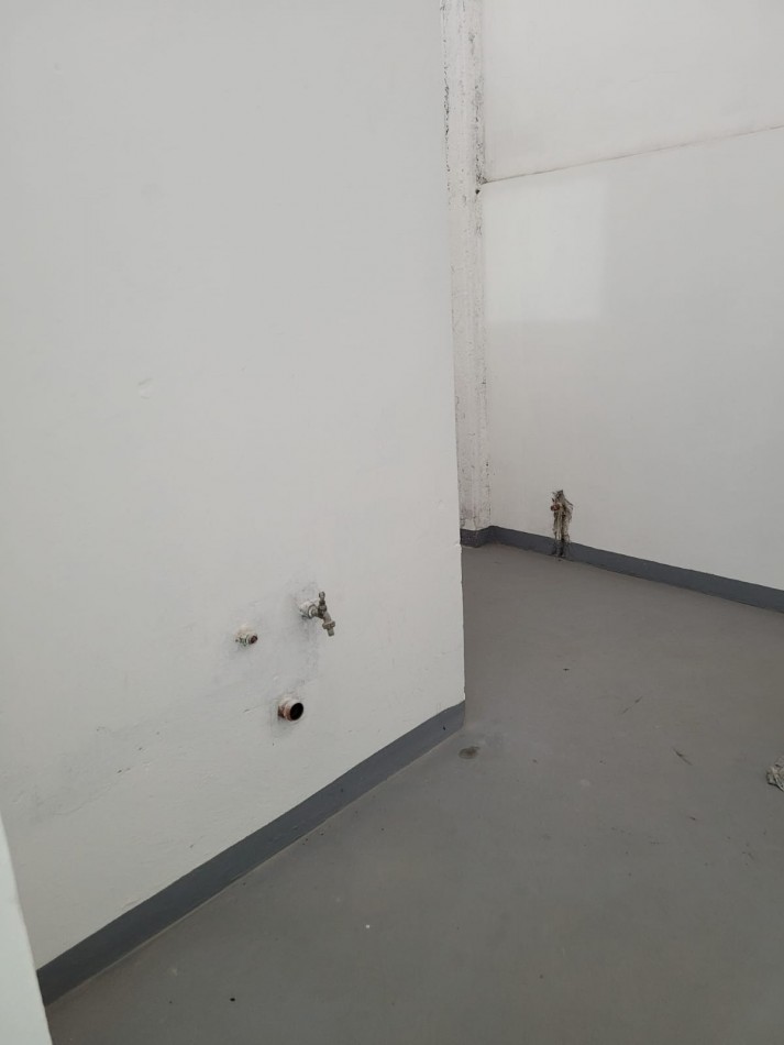 LOCAL SOBRE RUTA 197