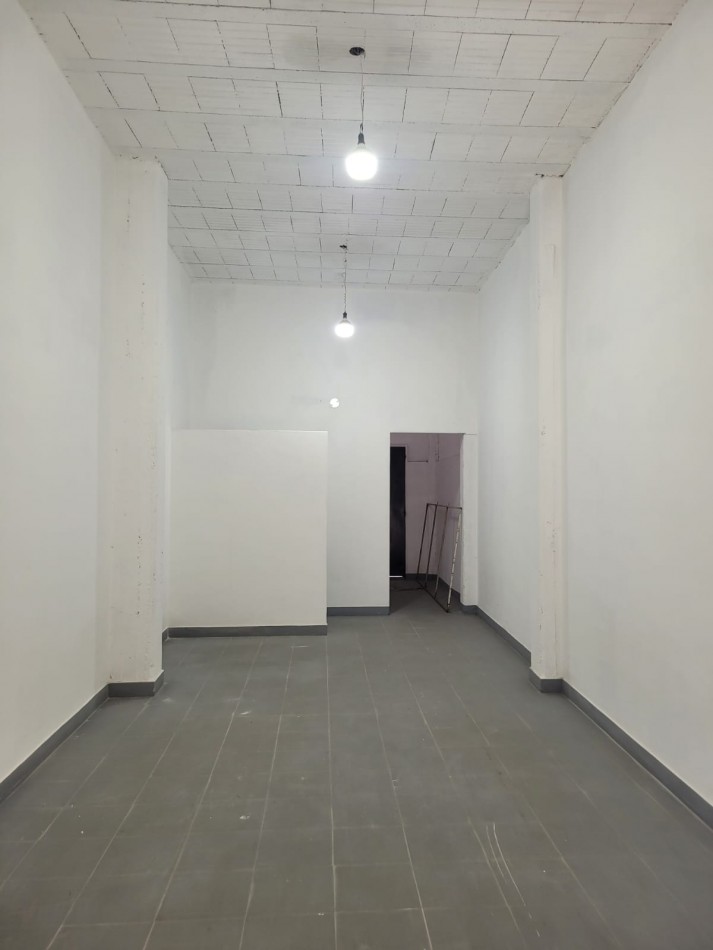 LOCAL SOBRE RUTA 197