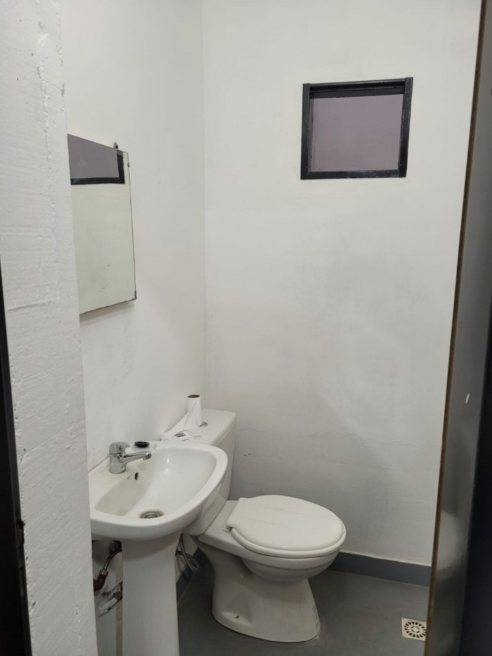 LOCAL SOBRE RUTA 197