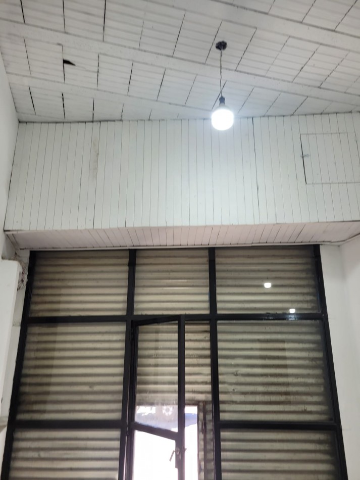 LOCAL SOBRE RUTA 197