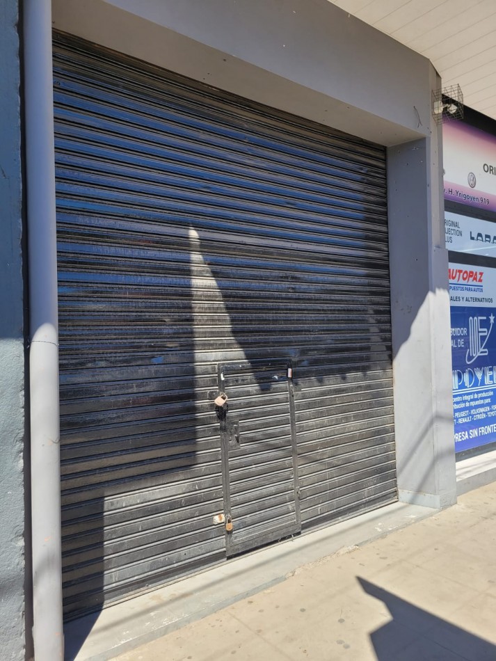 LOCAL SOBRE RUTA 197