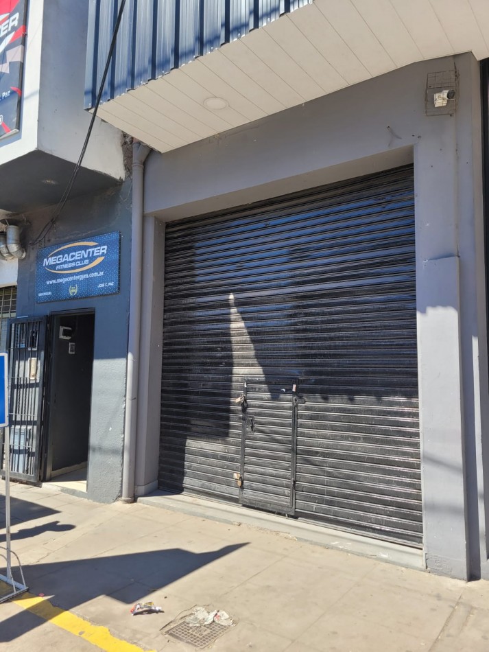 LOCAL SOBRE RUTA 197