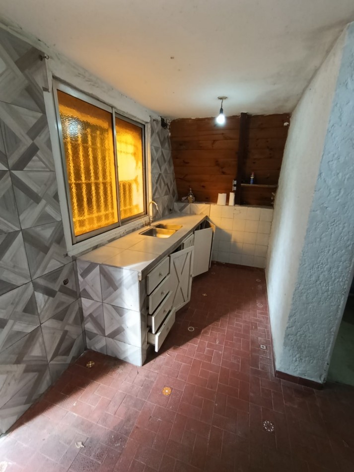 CASA ALPINA 2 DORMITORIOS - MUY AMPLIO LOTE