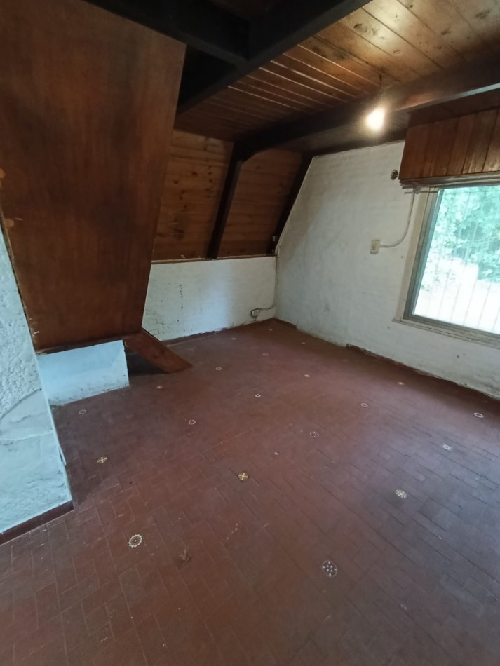 CASA ALPINA 2 DORMITORIOS - MUY AMPLIO LOTE