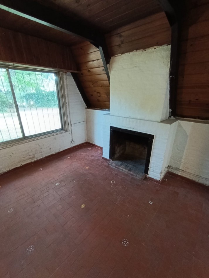 CASA ALPINA 2 DORMITORIOS - MUY AMPLIO LOTE