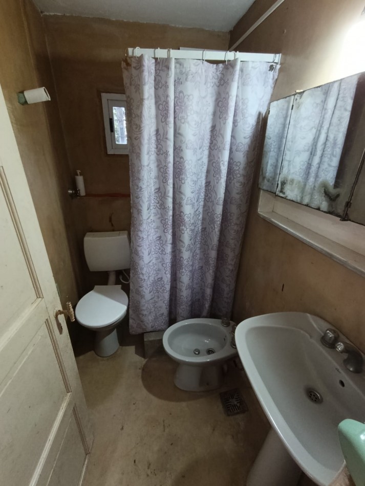 CASA ALPINA 2 DORMITORIOS - MUY AMPLIO LOTE