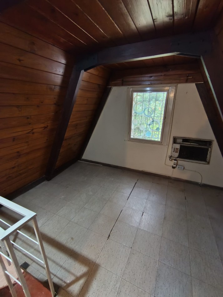 CASA ALPINA 2 DORMITORIOS - MUY AMPLIO LOTE