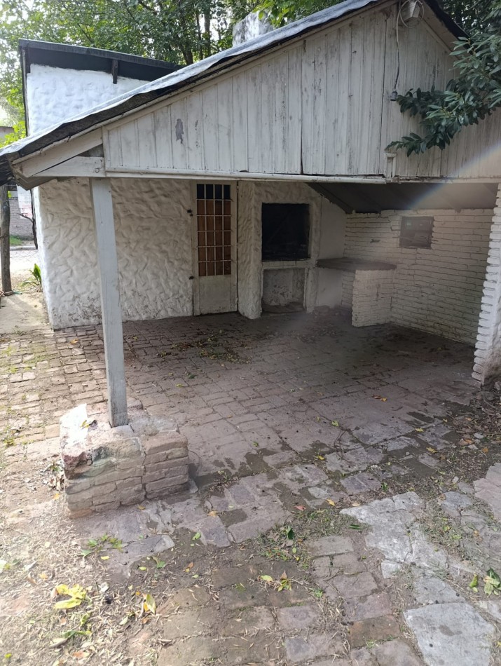 CASA ALPINA 2 DORMITORIOS - MUY AMPLIO LOTE