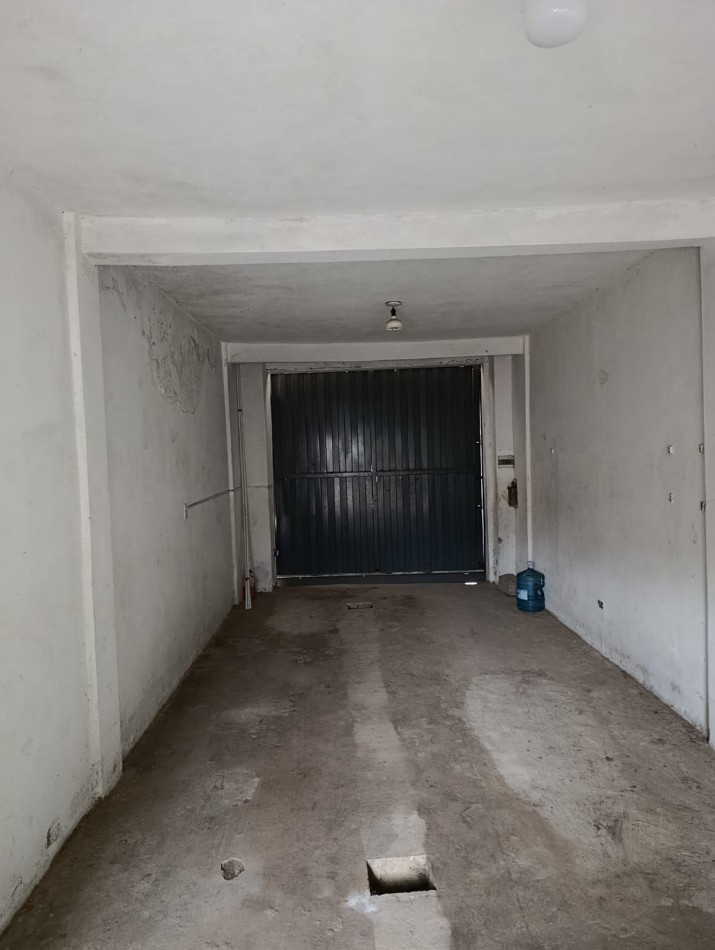 CASA CON LOCAL Y GARAGE !