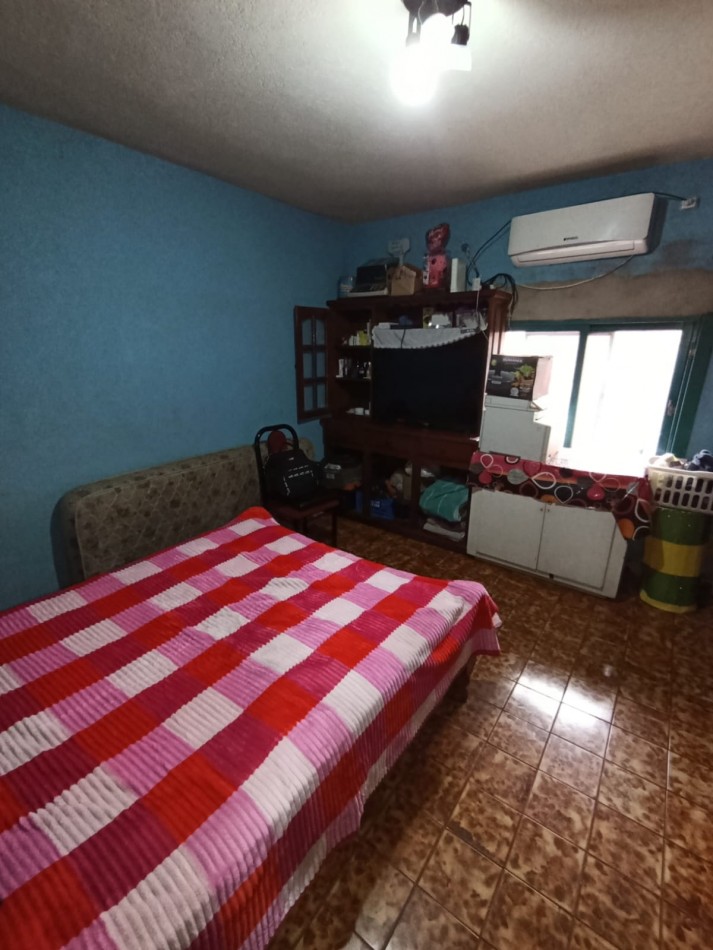 CASA CON LOCAL Y GARAGE !