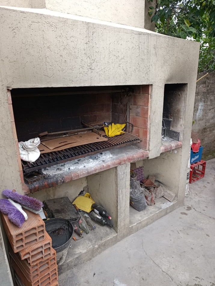 CASA CON LOCAL Y GARAGE !