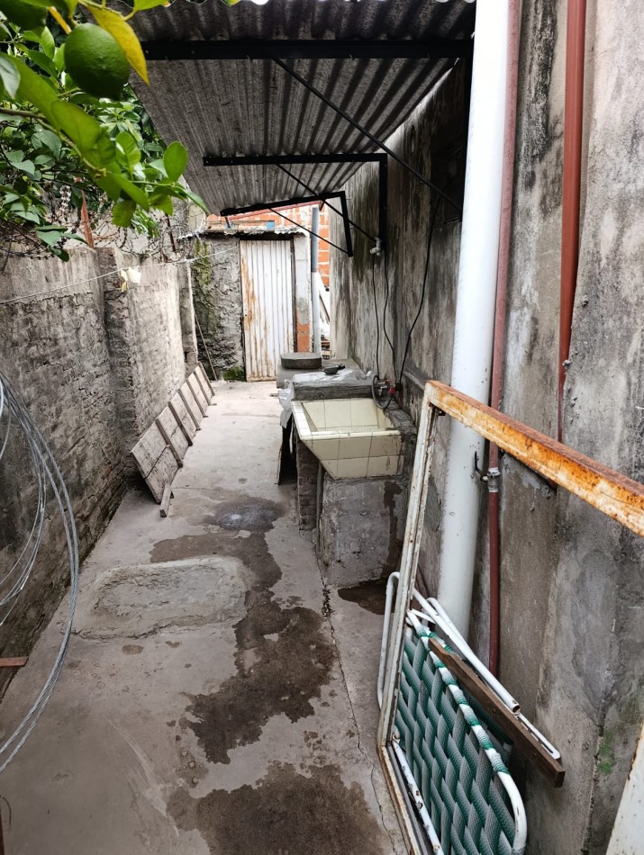 CASA CON LOCAL Y GARAGE !