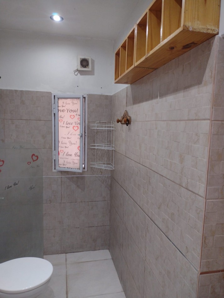 CASA DE 2 DORMITORIOS A METROS DE AV. PTE. PERON. 