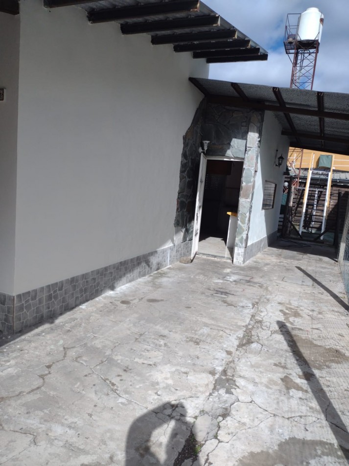 CASA DE 2 DORMITORIOS A METROS DE AV. PTE. PERON. 