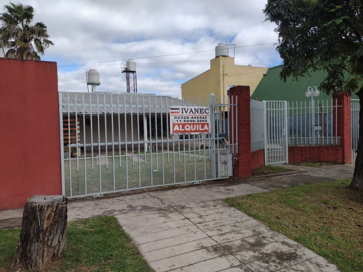 CASA DE 2 DORMITORIOS A METROS DE AV. PTE. PERON. 