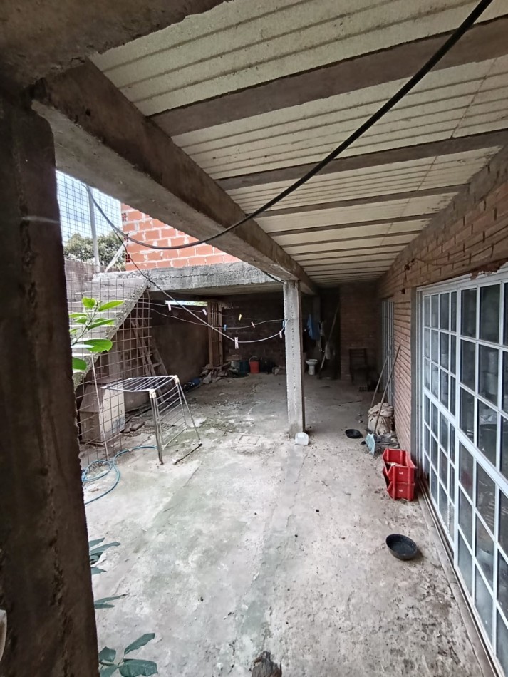 CASA DE 2 DORMITORIOS EN JOSE C. PAZ