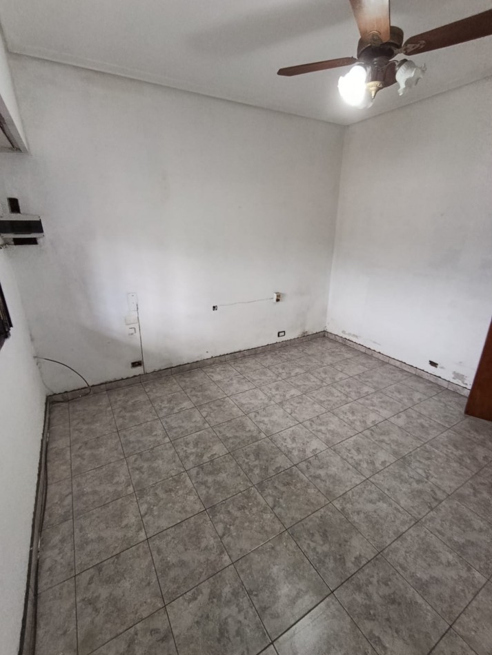 CASA DE 2 DORMITORIOS A 200 MTS. DE AV. PTE. PERON. 