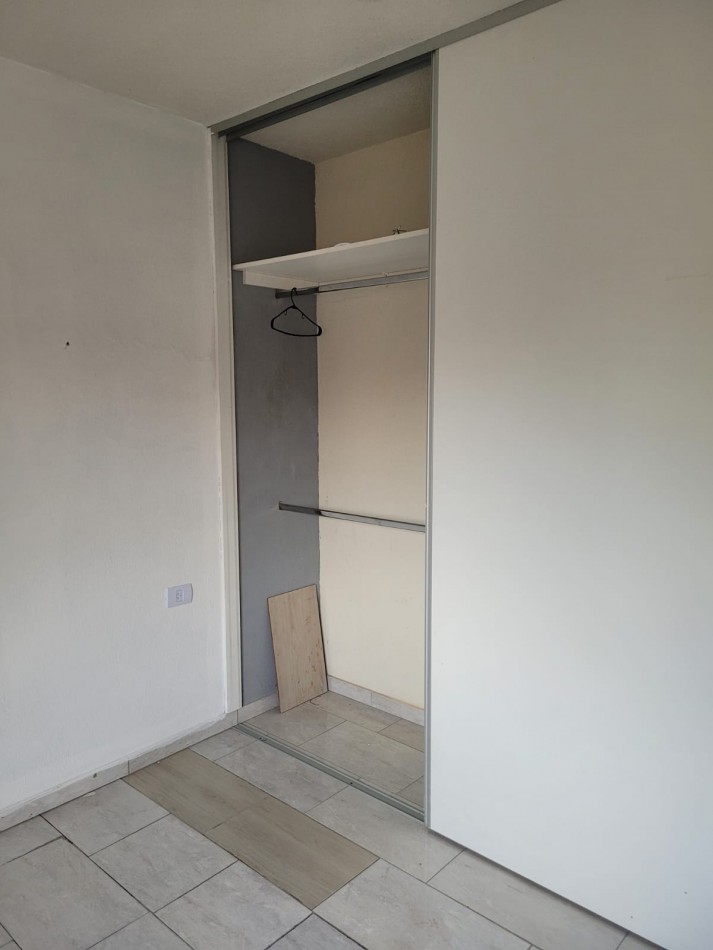 DUPLEX 2 DORMITORIOS CON ENTRADA PARA AUTOS EN FCO. ALVAREZ. 