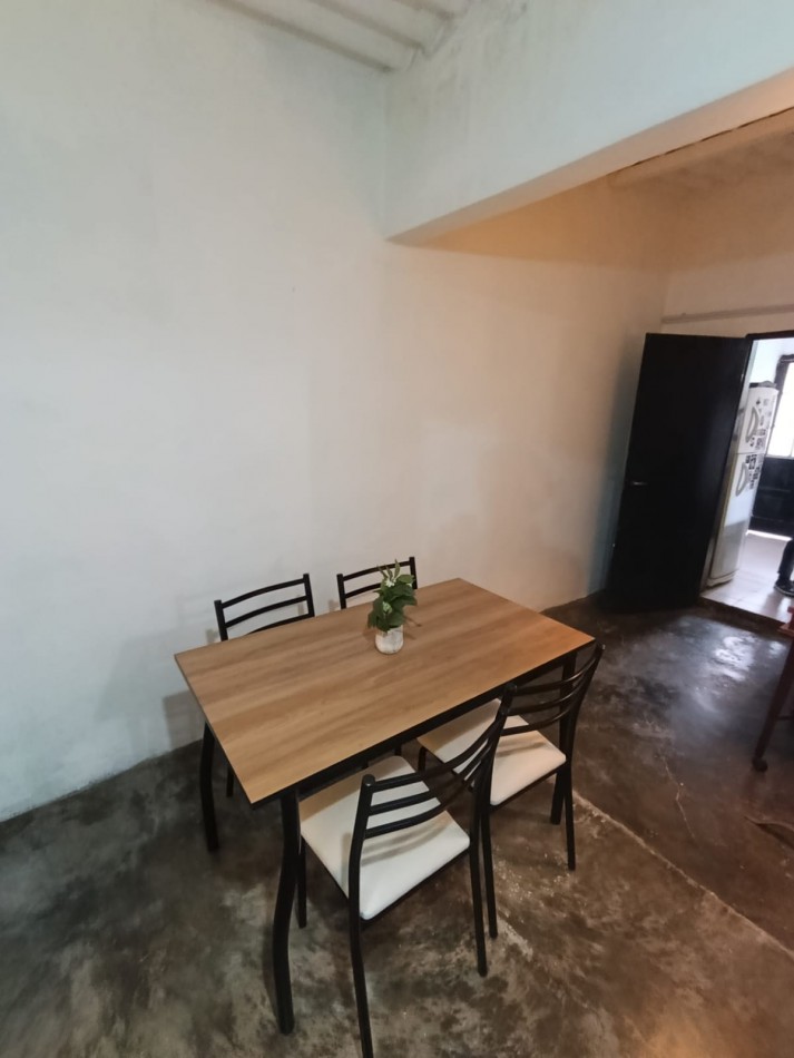 DOS CASAS EN UN LOTE DE TERRENO A METROS DE AV. PTE. PERON.