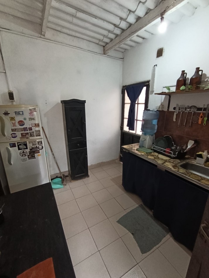 DOS CASAS EN UN LOTE DE TERRENO A METROS DE AV. PTE. PERON.