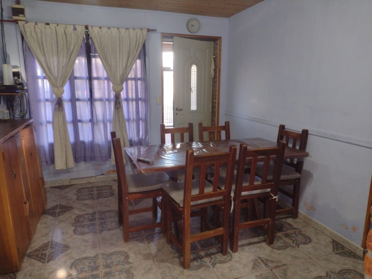 DOS CASAS EN UN LOTE DE TERRENO A METROS DE AV. PTE. PERON.