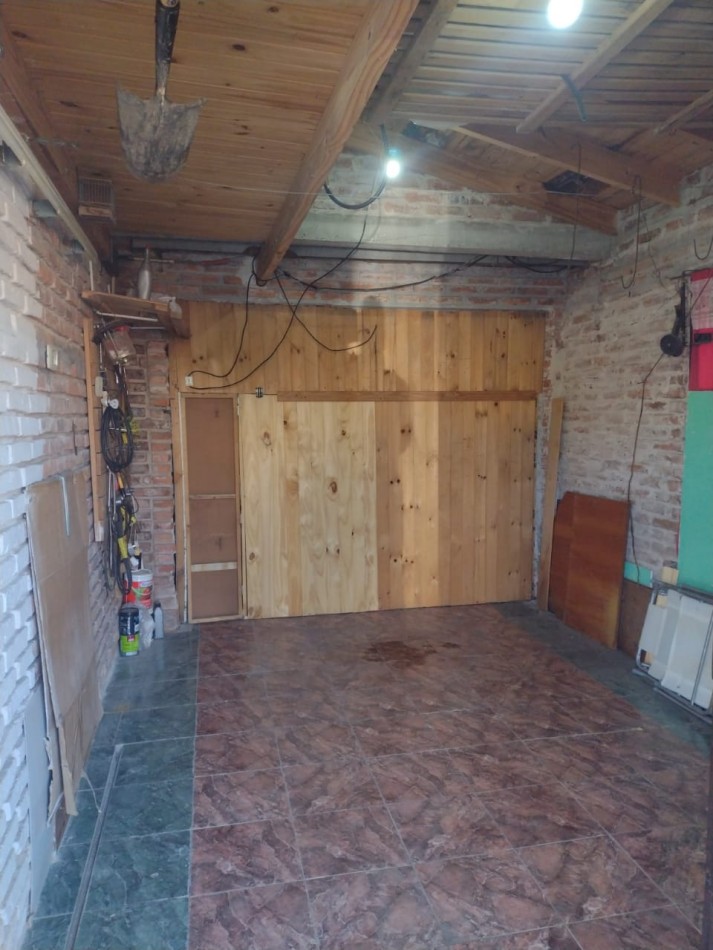 DOS CASAS EN UN LOTE DE TERRENO A METROS DE AV. PTE. PERON.
